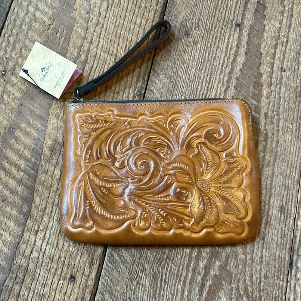 NWT Patricia Nash Cassini leather wristlet